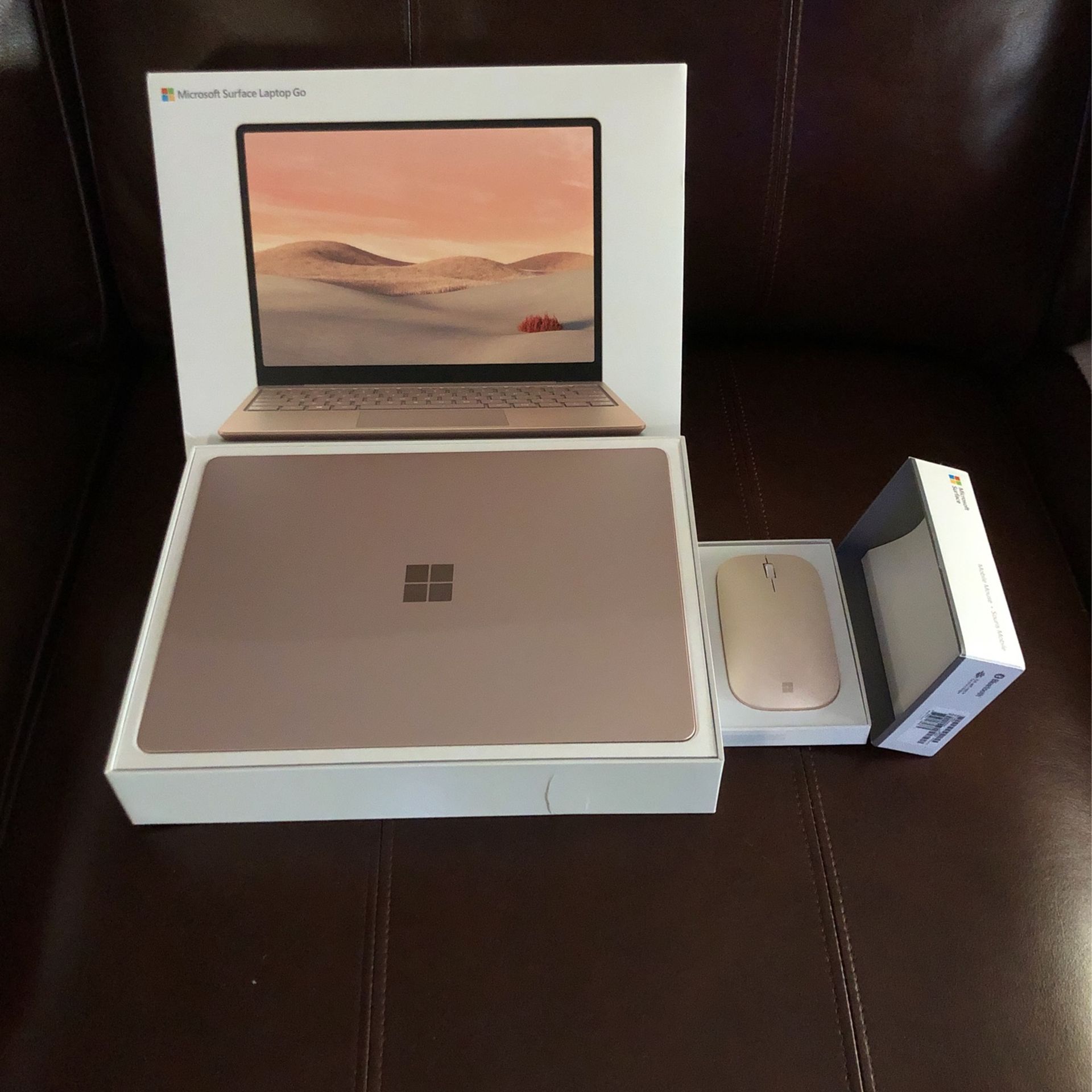 Microsoft Surface Go, Power Supply and Mouse