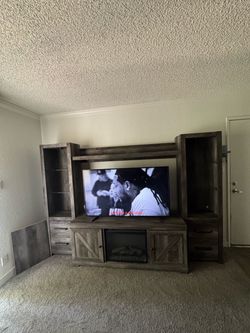 Entertainment center Hutch