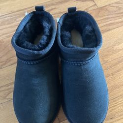 NWT Girls Shearling Ankle Boots Size 13