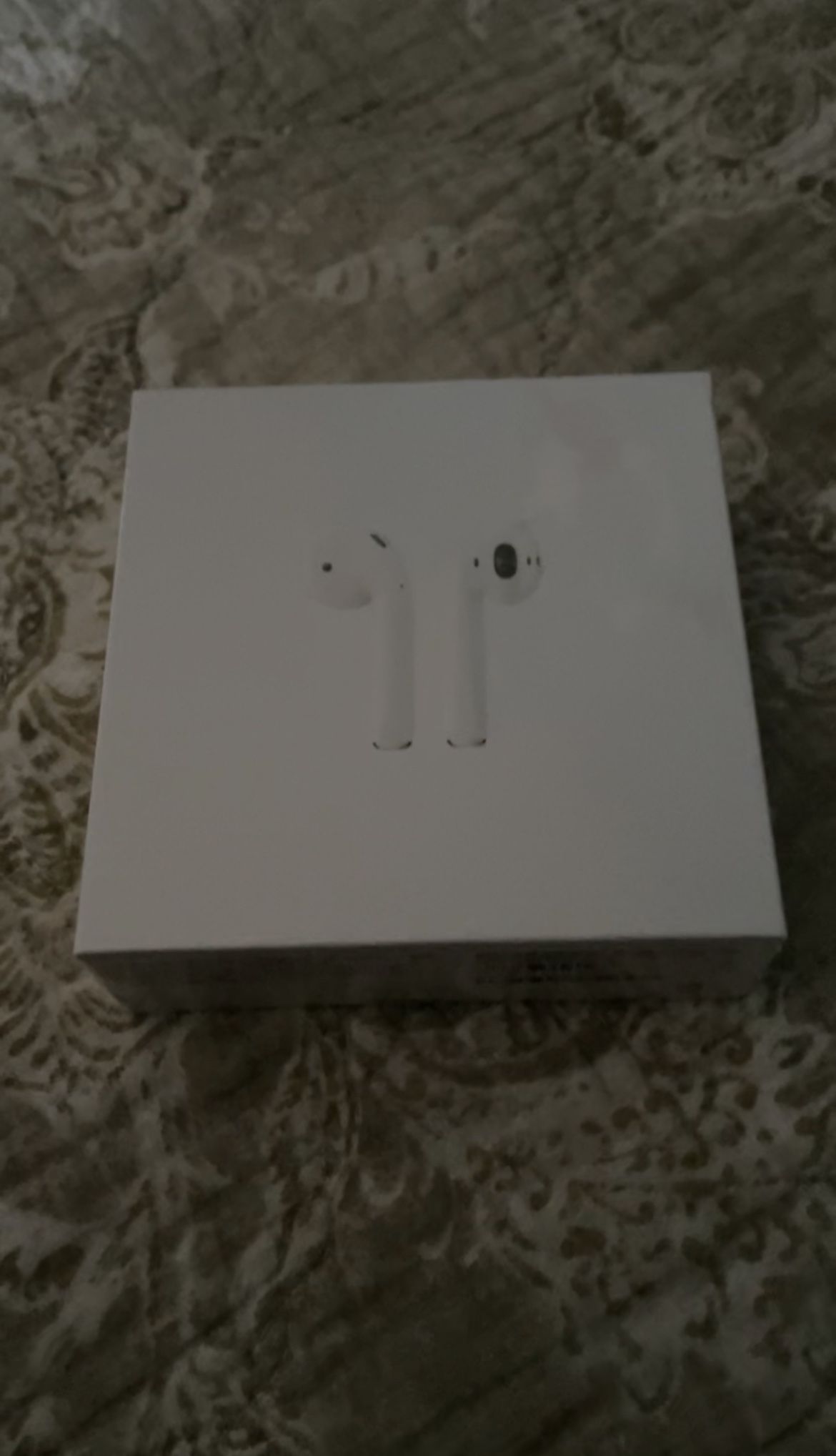 AirPods with wireless charging case