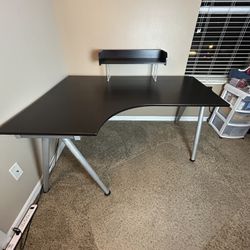 Office desk 