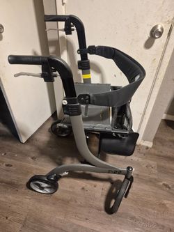Walker with seat