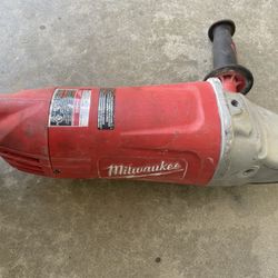 Milwaukee Large 7/9 Inch Grinder 