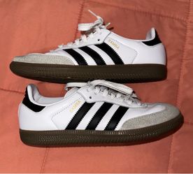 Adidas Samba size 4