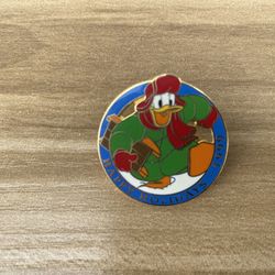 Disney DLR Cast Member Happy Holidays 1999 Donald Duck Pin