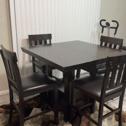 Table Set & Area Rug