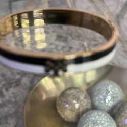 Assorted jewelry
