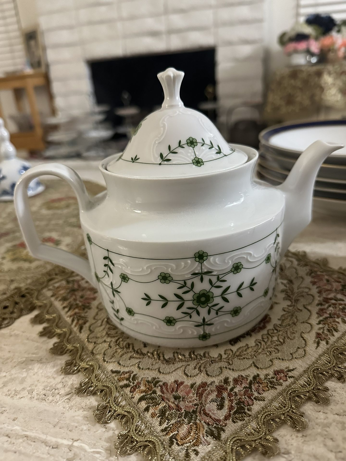 Vintage Bavarian Tea Pot 🫖