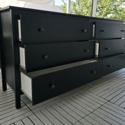 Very Nice Dresser. 6 Drawers