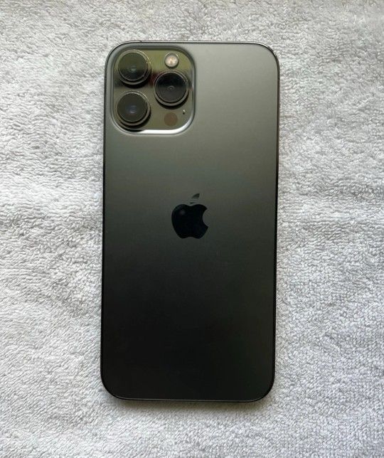 iPhone 13 Pro Max Unlocked 256GB (Alpine Green)