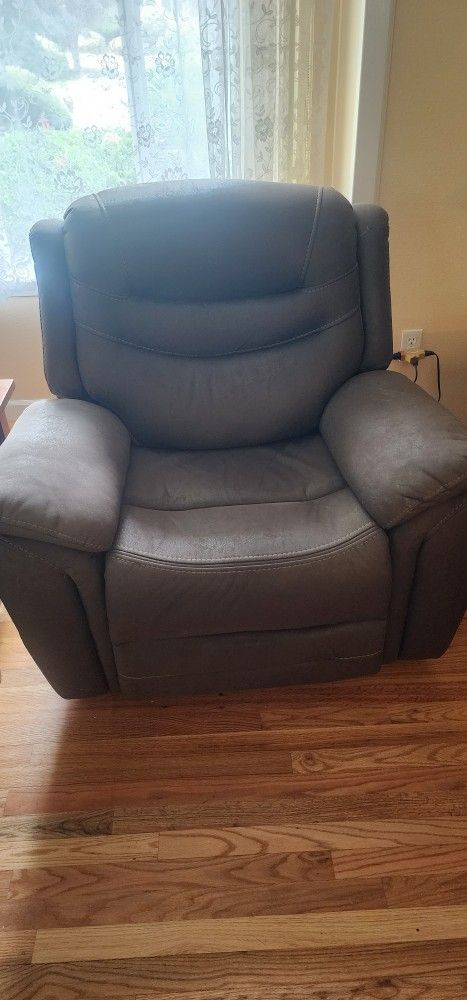 Electric Recliners With USB port
