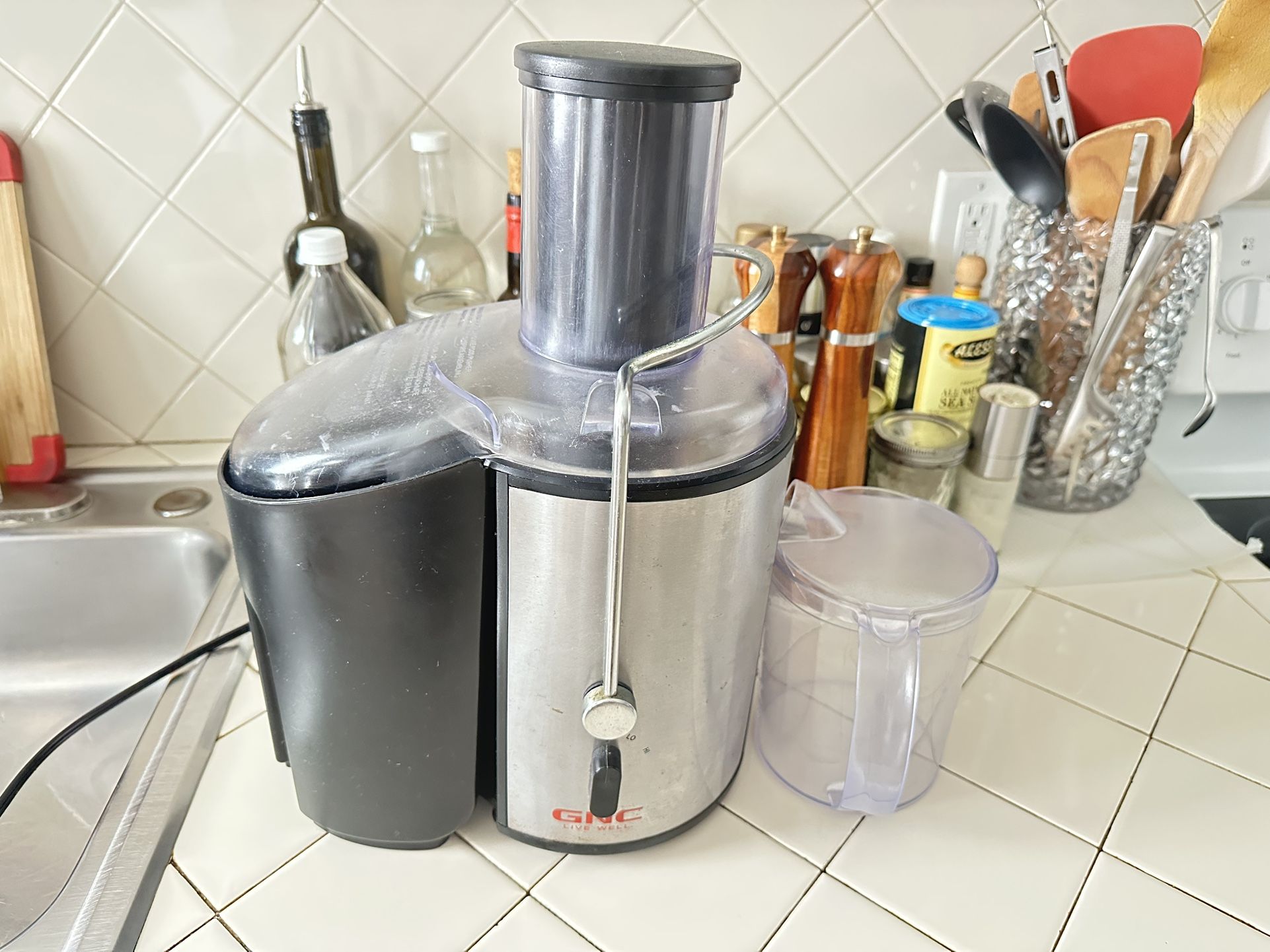 Juicer Machines, Juilist 3" Wide Mouth Juicer Extractor Max Power 800W, for Vegetable and Fruit with 2-Speed Setting, 700W Motor, Easy to Clean