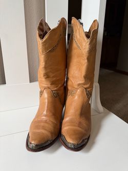 high-quality leather women's boots size 6