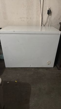 Chest freezer