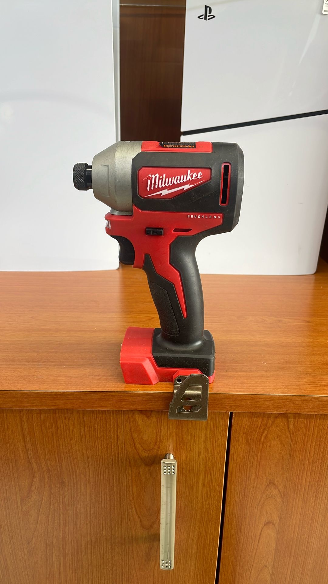 Milwaukee 1/4” Hex Impact Wrench Driver (Nosotros Hablamos espanol)