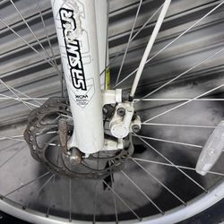 26 Inch Bike With Hydraulic Brakes Needs Tlc 