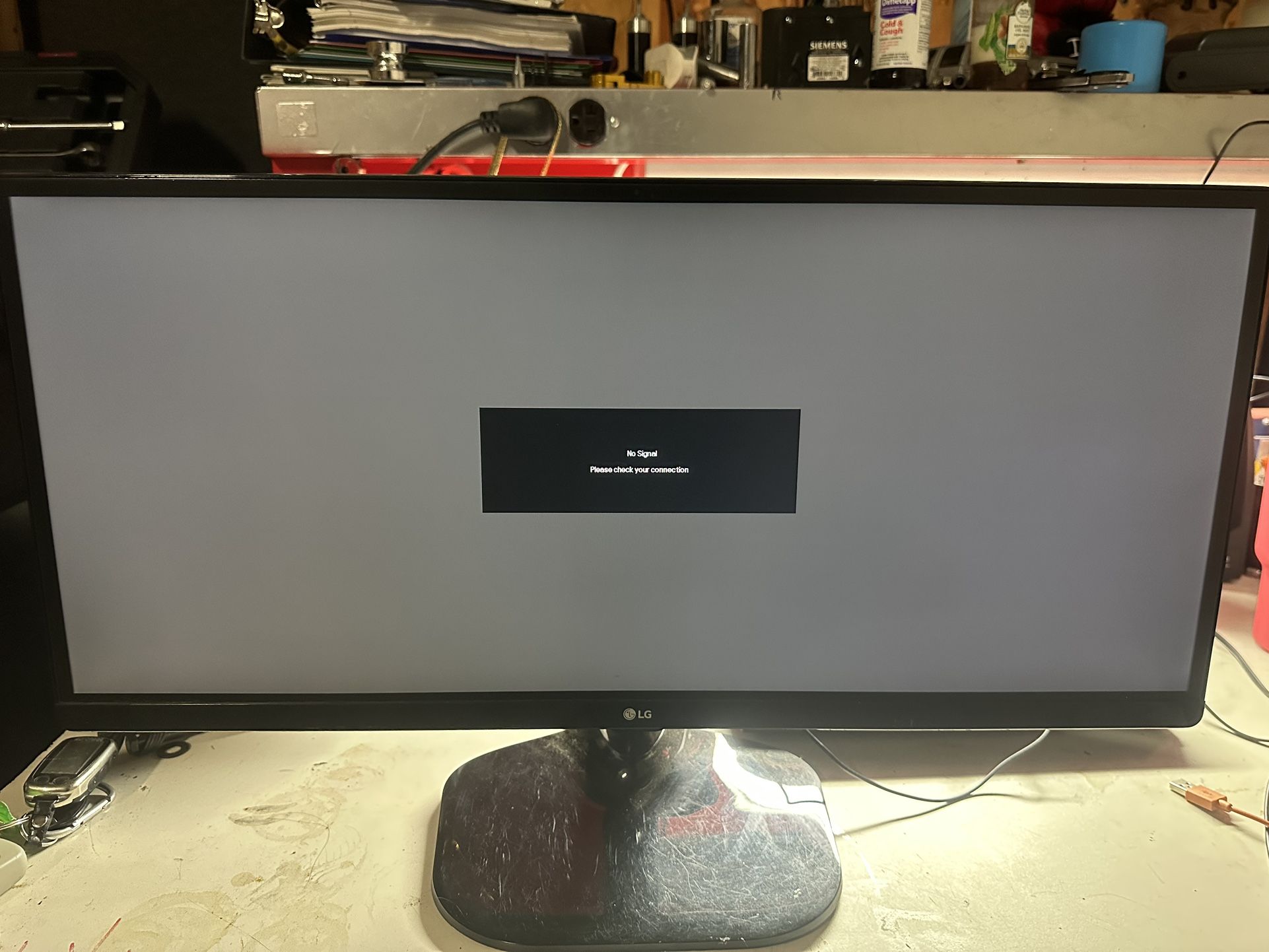 LG Wide Screen Monitor 25”