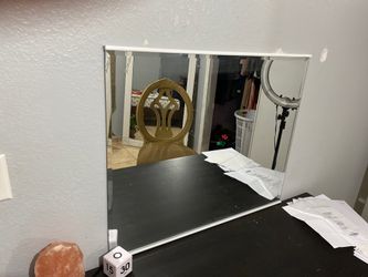 Vanity mirror
