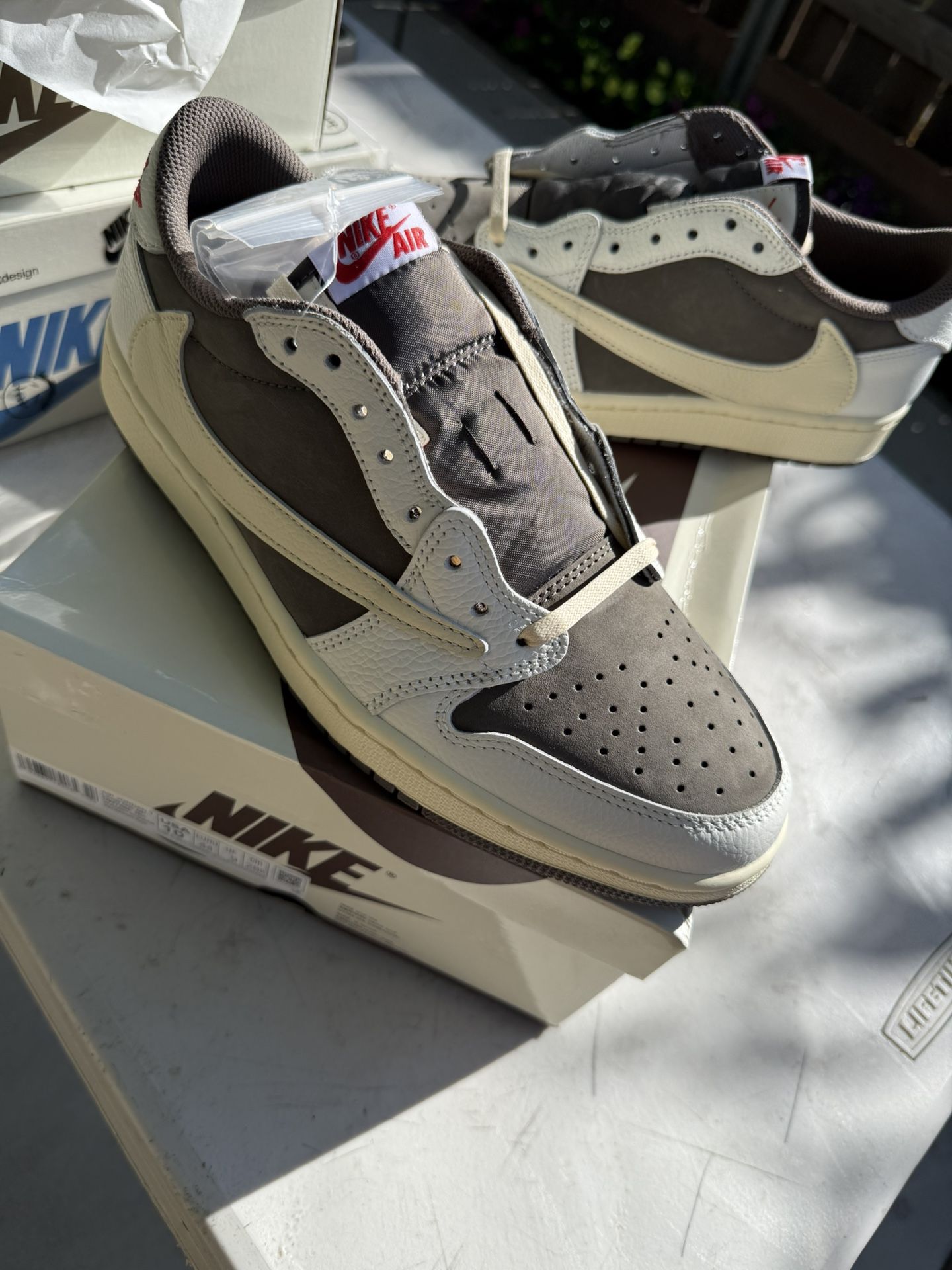 Travis Scott Air Jordan 1 Low Reverse Mocha