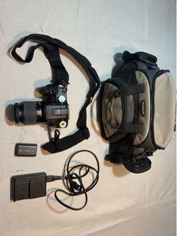 Sony A100~DSLR Camera Kit 18-70mm DT3.5-5.6 Auto Focus w/Battery Charger Case 8GB Card