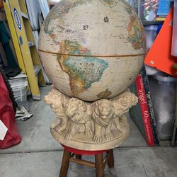 World Of Lions Globe