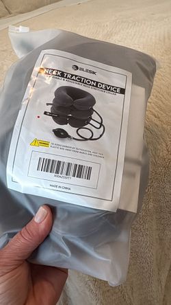 Adjustable Neck Traction Device – New