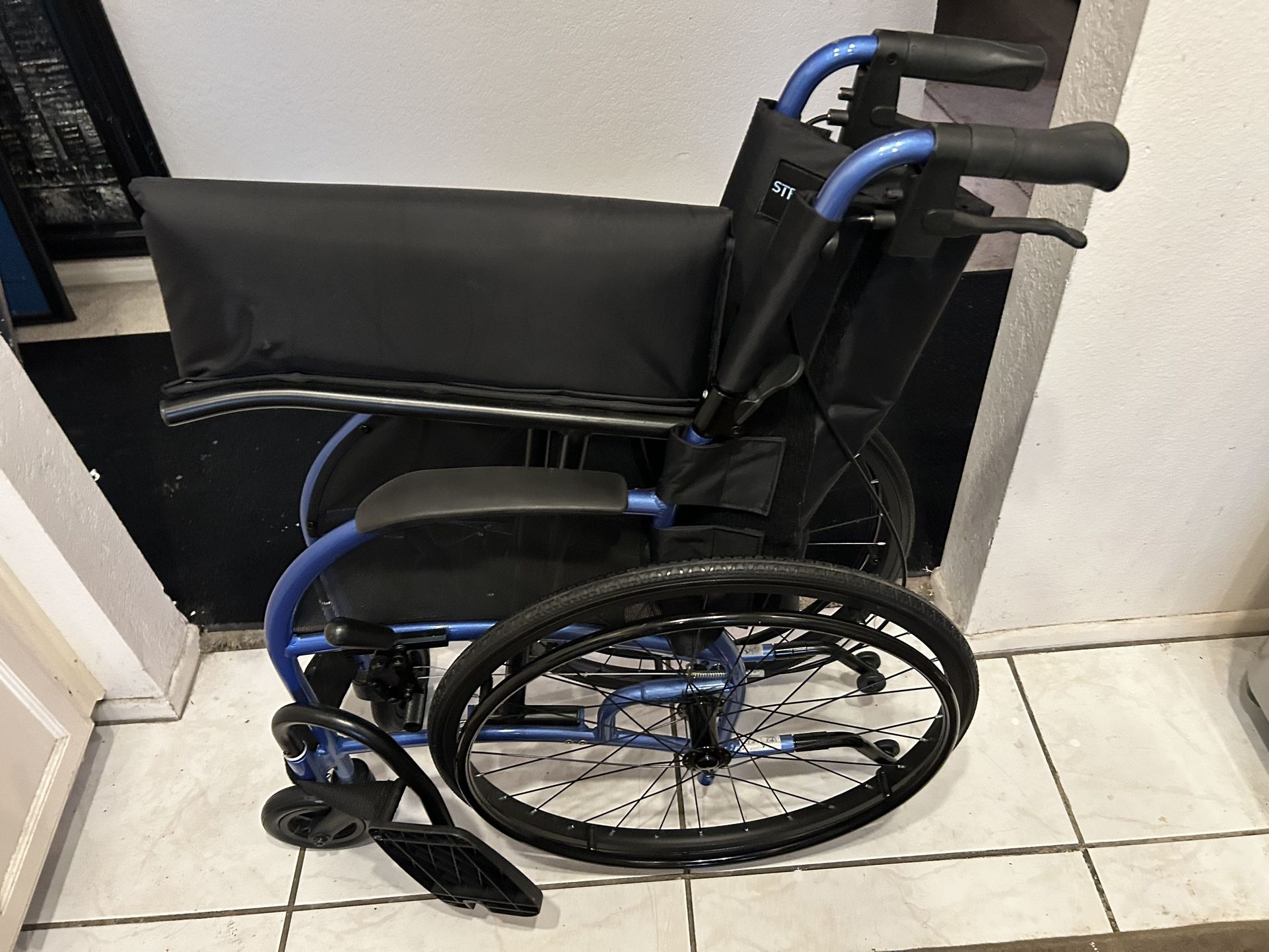 NEW HIGH END VERSATILE WHEELCHAIR WITH MANY FEATURES SAVE A BUNDLE