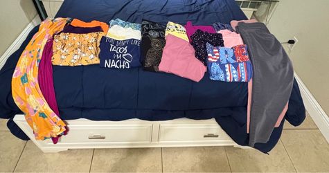 Women’s clothing lot