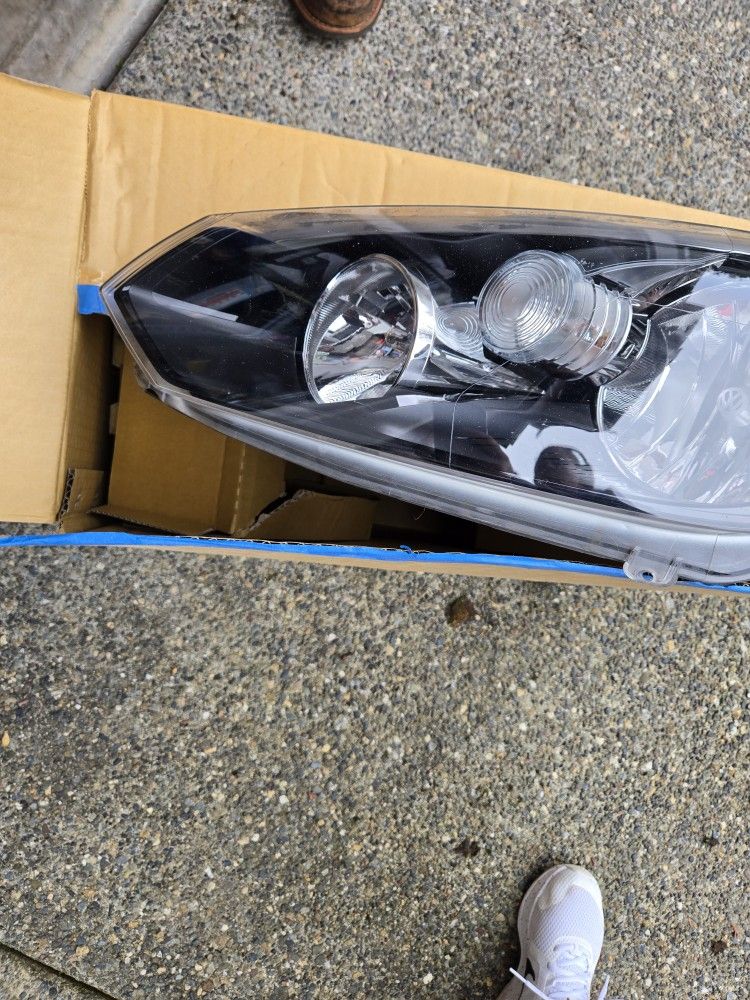 Stock Left & Right Volkswagen GTI Headlights