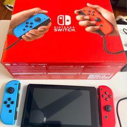 Nintendo switch with accessories, mod: HAC-001(-01) newer model