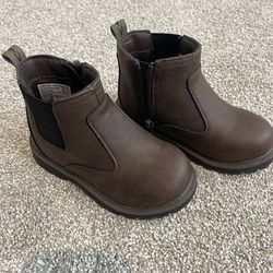 Boy boots size 8