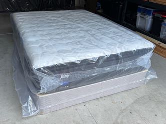 BRAND NEW Full Size