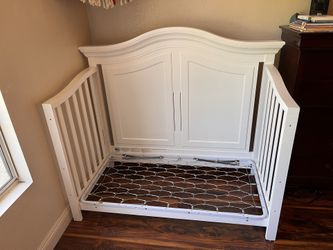 3 In 1 Convertible Crib