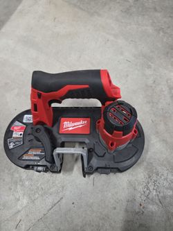 Milwaukee M12 Band Saw