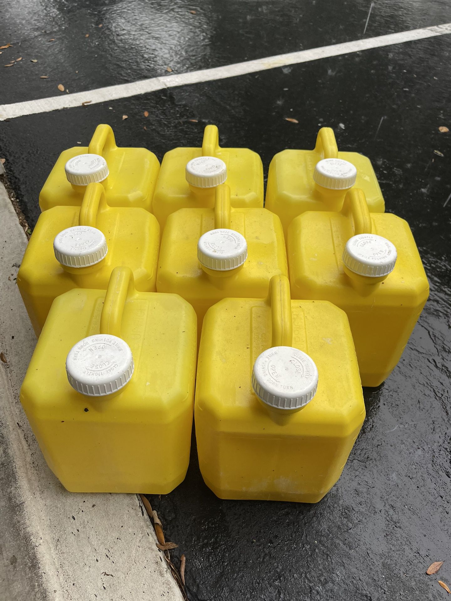 2.5 gallon chlorine bleach pool cleaning pressure washing tank jugs 