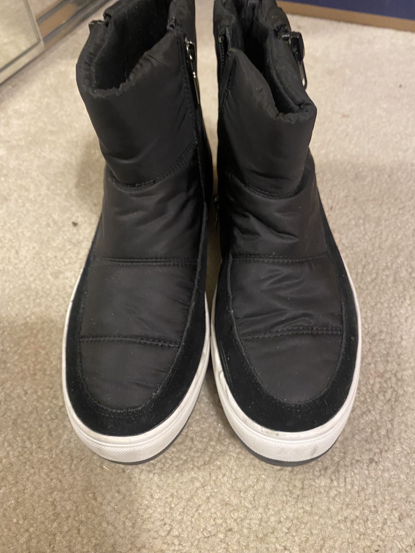 Blondo Brand Snow Shoes