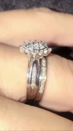 White gold 10 k with diamonds