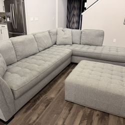 Sectional Couch With Ottoman
