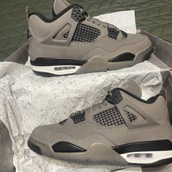 Jordan 4 Cave Stone  Size 8.5
