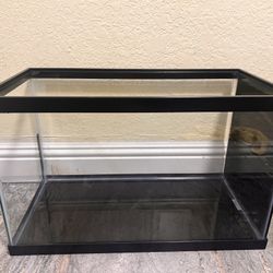 10 gallon fish tank with glass lid