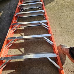 Werner 12 Foot Fiberglass Step Ladder 