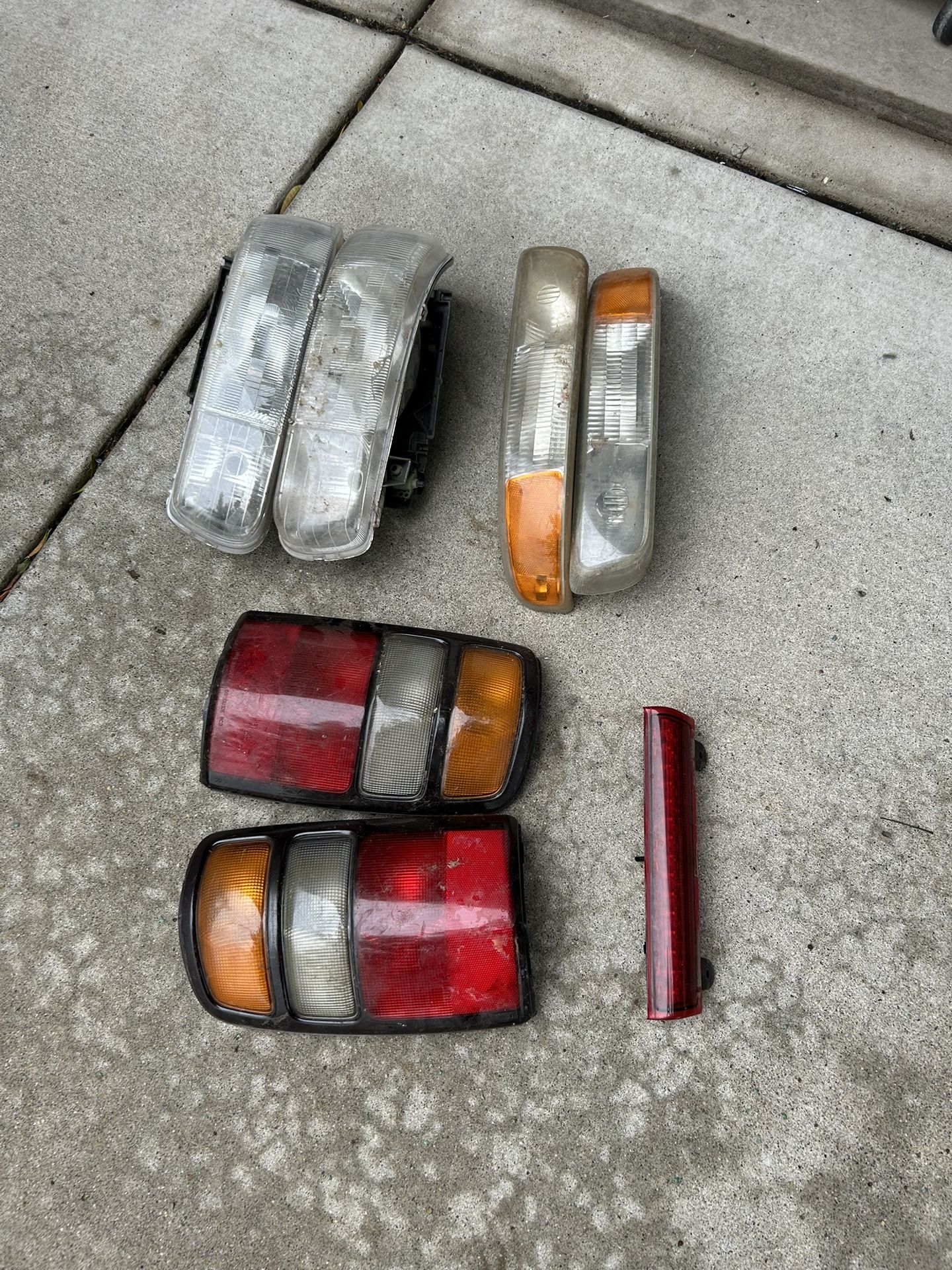 2006 Tahoe Taillights & Headlights 