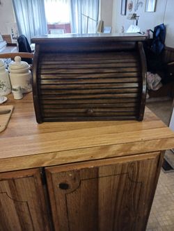 Wooden Roll-Top Bread Box