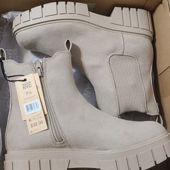 Madden NYC Brand New Sz 7.5 $12