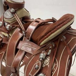 Nueva montura charra Pitiada original con Herrage y medio fuste plateado