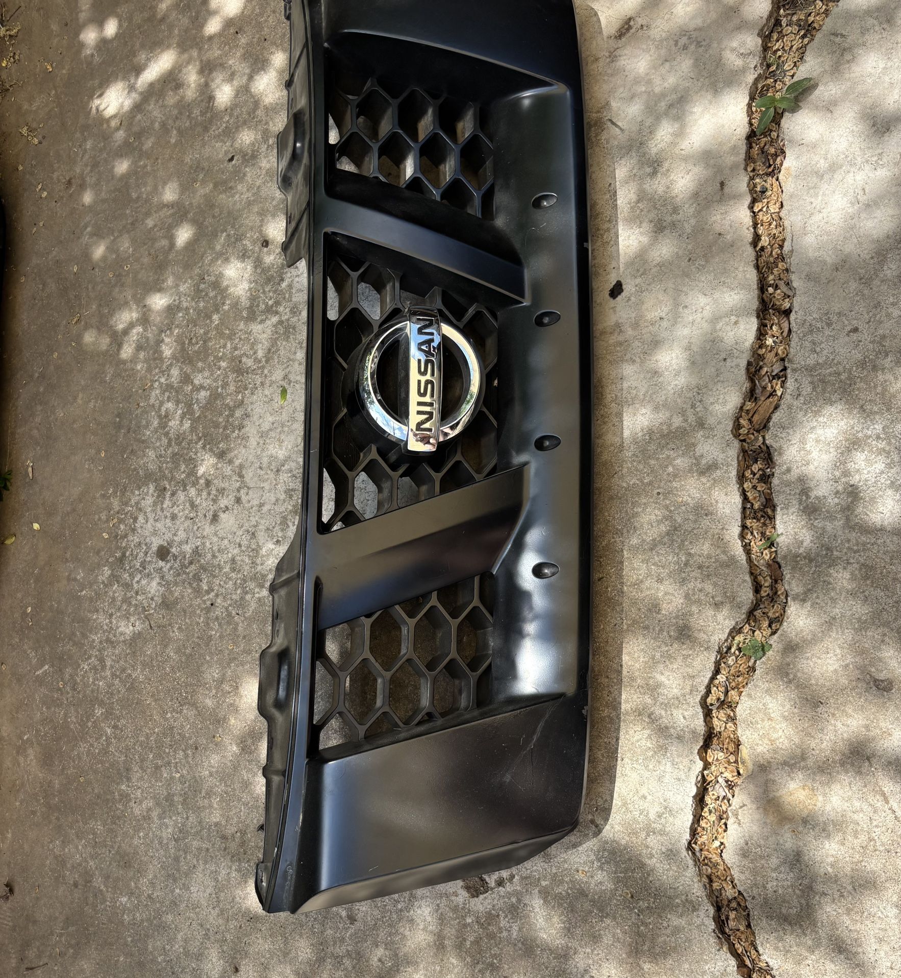 2006 Nissan xterra Grill