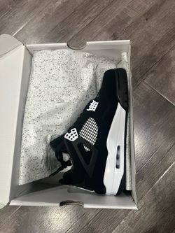 Jordan men size 7, 7.5, 8, 8.5, 10.5, 12, 13