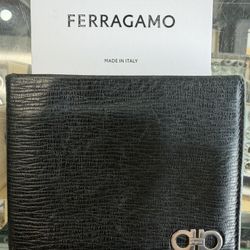 Salvatore Ferragamo Men’s Wallet Used 