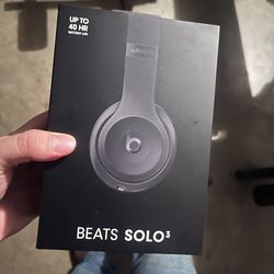 Beats solos 3s brand new