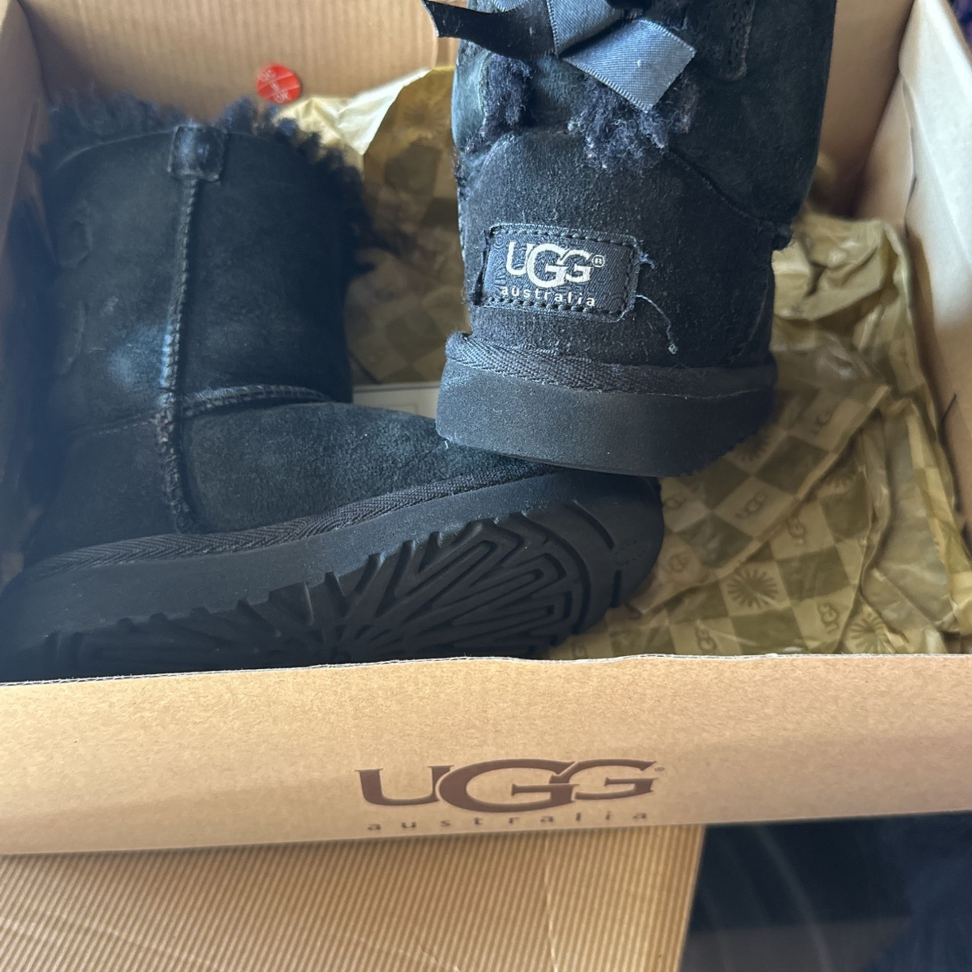 Kids Size ! Gently Used Ugg Boots, Size 8 Black